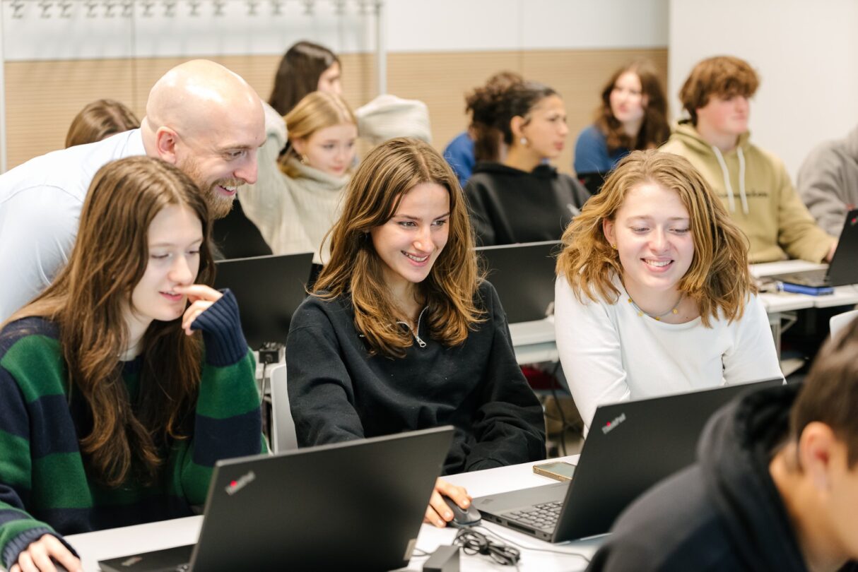 Schüler/innen im Center für Informations- und Medienkompetenz der Österreichischen Nationalbibliothek - © Österreichische Nationalbibliothek / laus Pichler