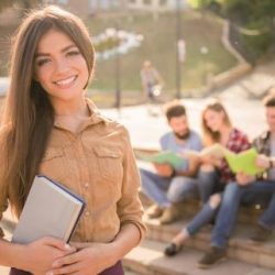 Schueler_innen-Hochschulec-istock_vadimguzhva